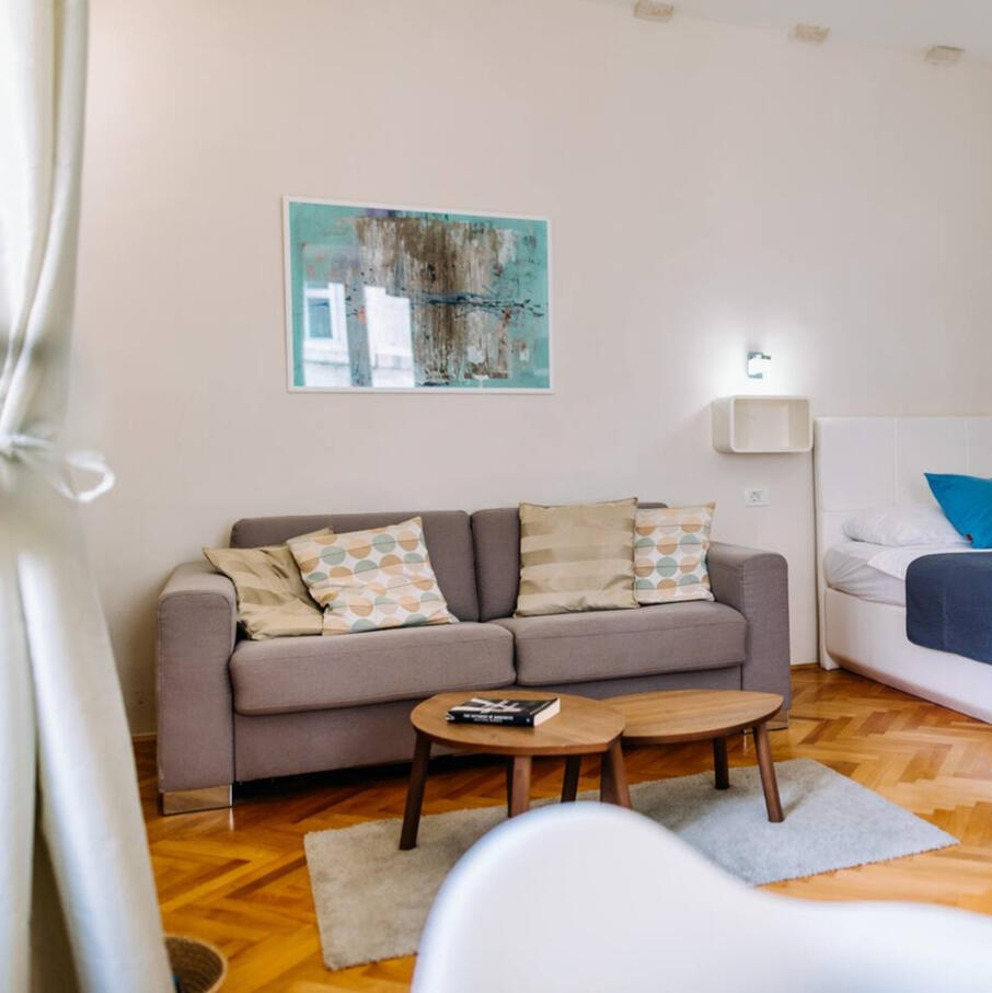 STUDIO APARTMENT
