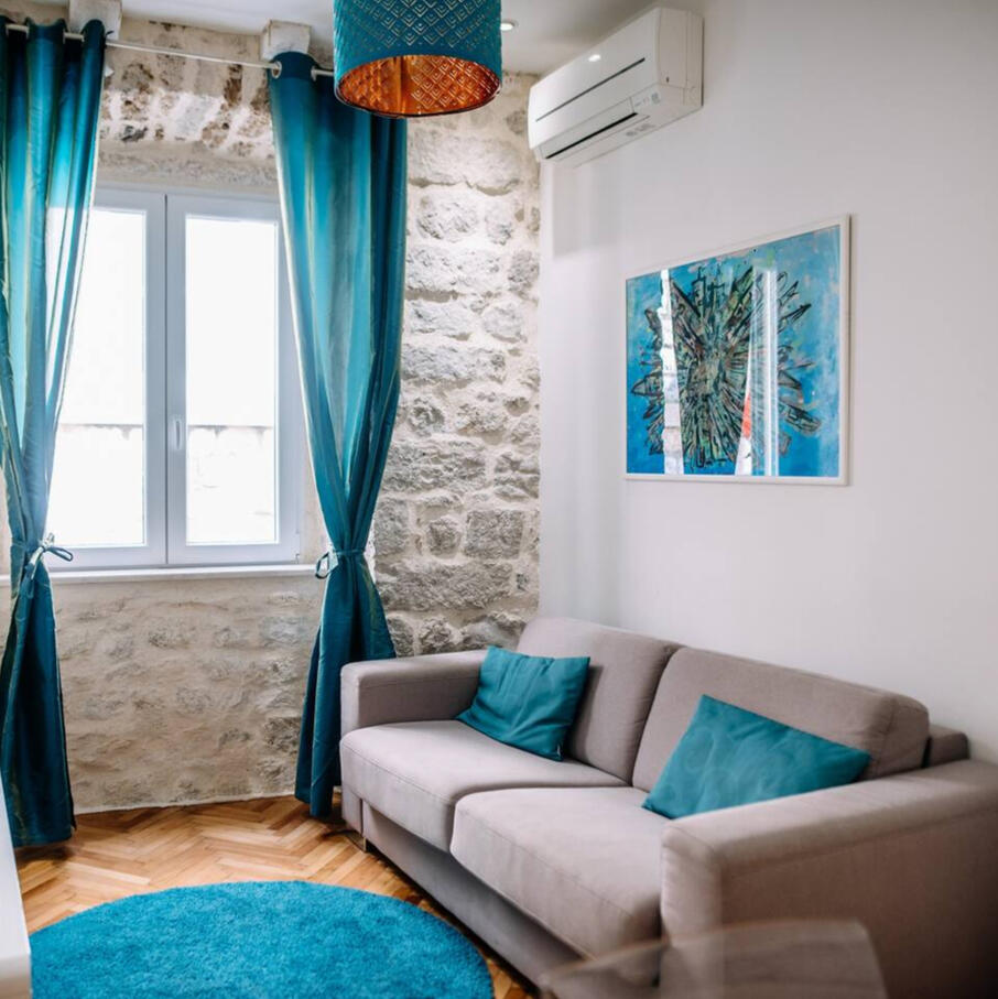 AMOROZO APARTMENT