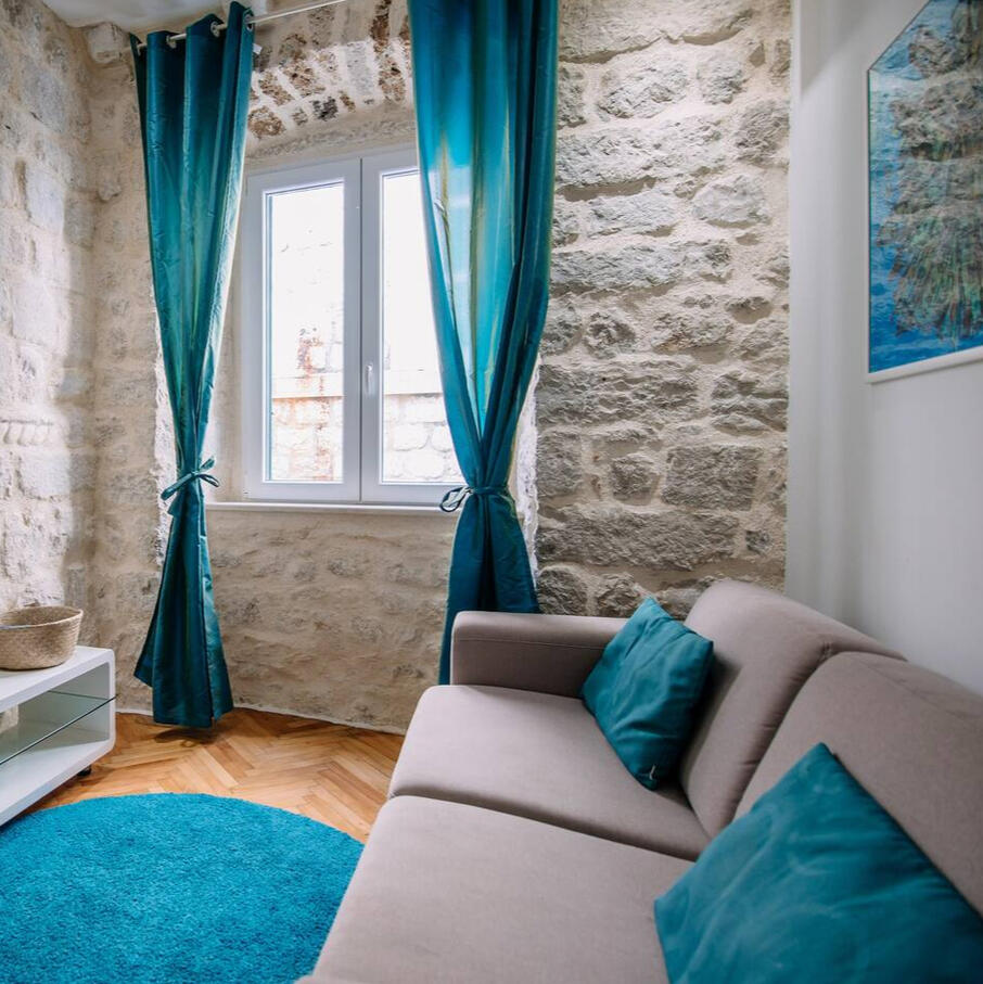 AMOROZO APARTMENT