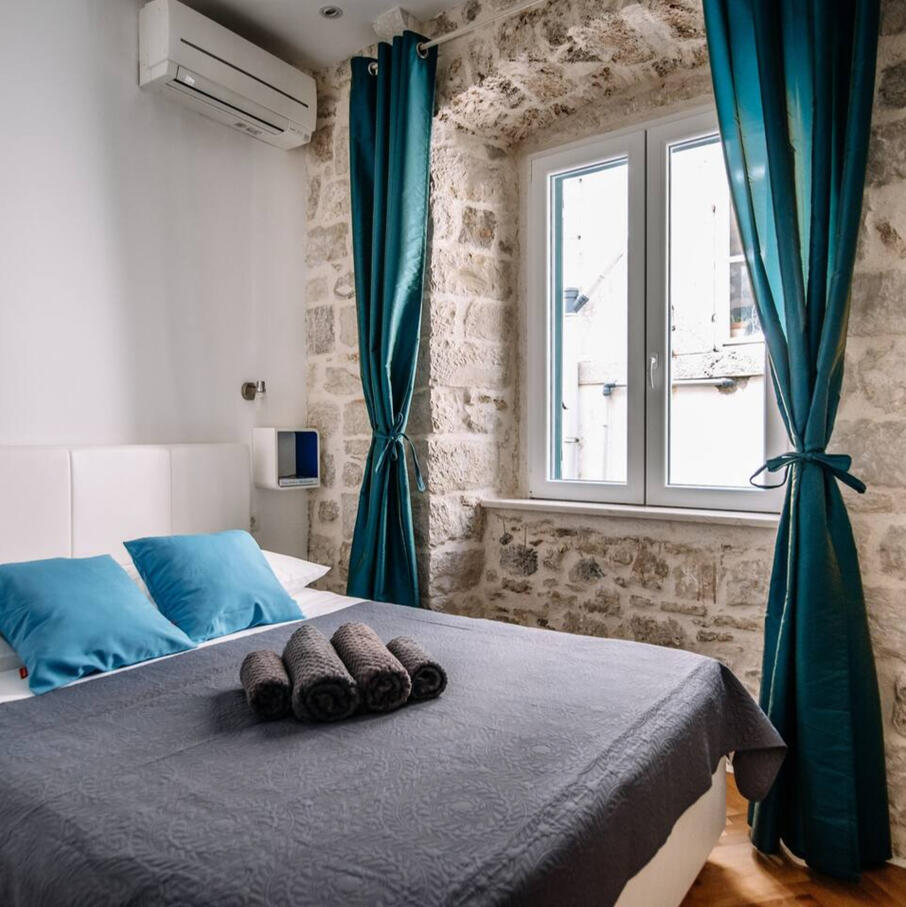 AMOROZO APARTMENT